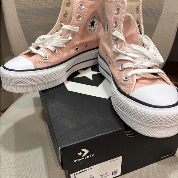 Converse Women's Light Pink High-Tops Platform BNIB - Picture 6 of 8